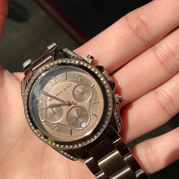 Michael Kors Womens Watch - Picture 2 of 8